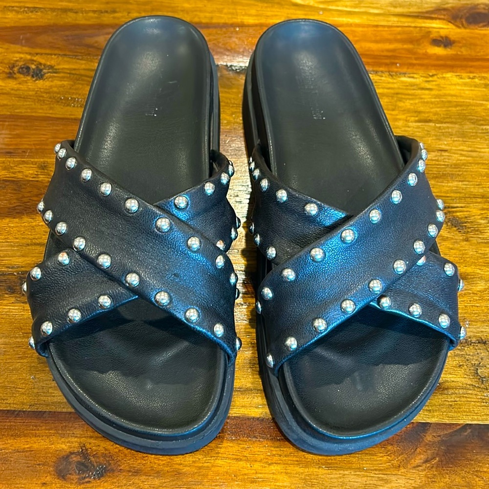 EUC Cushionaire Studded Leather Slide Sandals, Size 9